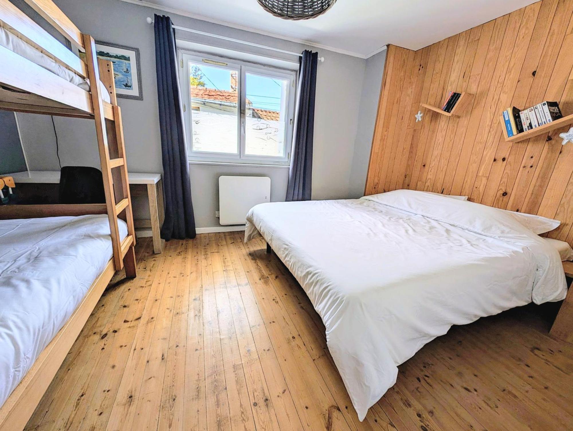 Agreable Maison Renovee En Hyper Centre Avec Patio ポルニック エクステリア 写真