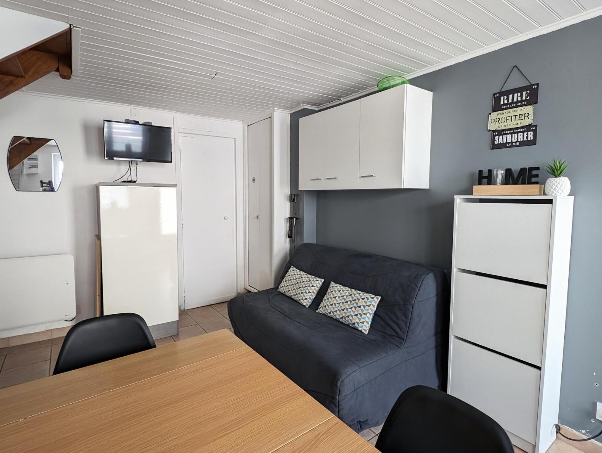 Agreable Maison Renovee En Hyper Centre Avec Patio ポルニック エクステリア 写真
